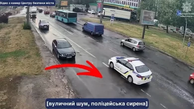 У Львові патрульні супроводили до лікарні 6-річну дівчинку, яку вразило блискавкою