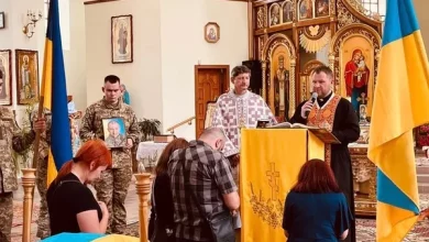 Новороздільська громада попрощалася із захисником Тарасом Колодієм