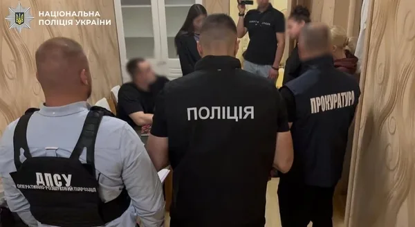У Львові викрили жінку, яку підозрюють в організації транснаціональної схеми торгівлі людьми