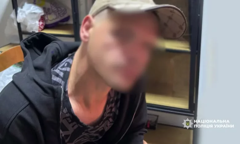 У Львові затримали військовослужбовця, підозрюваного у крадіжці 90 тисяч гривень з автомобіля