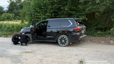 На Яворівщині затримали чоловіка, який обстріляв автомобіль Lexus