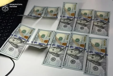 На Львівщині судитимуть ексінспектора митного поста «Краковець» за схему з вивезення валюти
