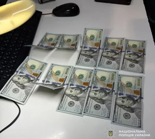 На Львівщині передадуть до суду інспектора митниці, обвинуваченого в одержанні хабарів