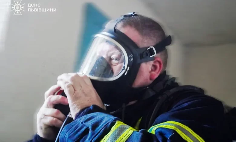 У Моршині під час пожежі в квартирі рятувальники врятували жінку