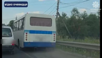 У Малехові водій маршрутки порушив ПДР: патрульні провели з ним бесіду