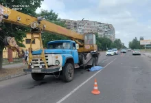 У Шептицькому автокран на пішохідному переході збив двох людей: один загинув