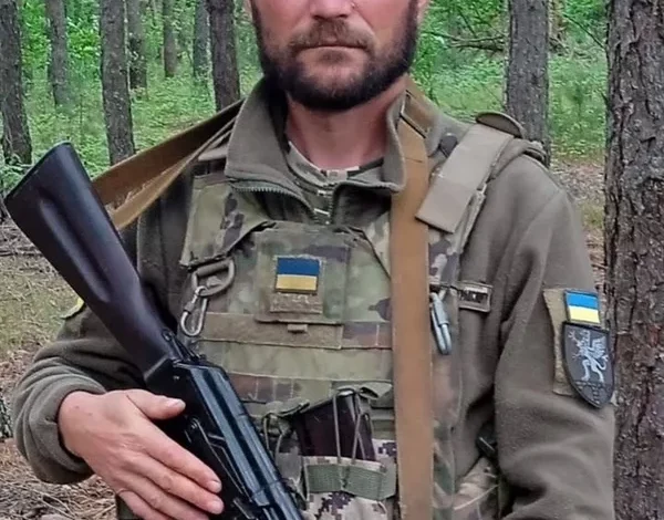 Добротвірська громада прощається з полеглим військовим Віталієм Боднаром