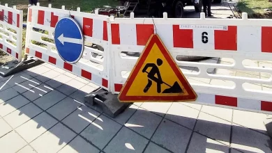 На вулиці Галицької Армії через аварію на колекторі перекрили рух транспорту