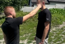 На Золочівщині 62-річного чоловіка підозрюють у тяжкому побитті 19-річного односельця