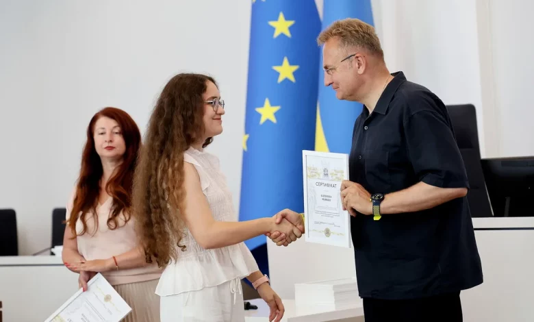 У Львові преміюють 31 випускника за найвищі бали НМТ