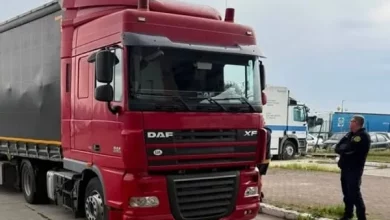 На пункті пропуску «Краковець-Корчова» виявили сховки з контрабандними цигарками