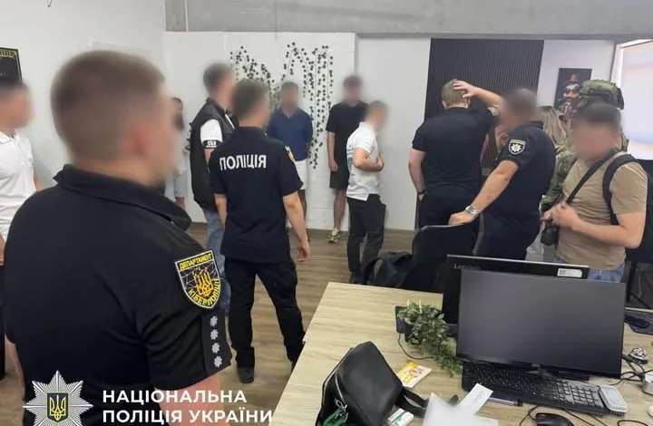 На Львівщині викрили шахрайський call-центр із збитками понад 2,7 млн грн