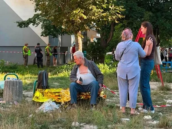 У Львові 31 постраждалий через нічну атаку: пошкоджені будинки, школа та дитсадки