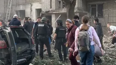 На вулиці Патона триває рятувальна операція під завалами будинку