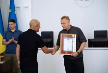 У Львові відзначили рятувальників, військових і правоохоронців за ліквідацію наслідків ракетної атаки