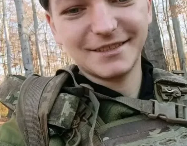 До Лопатинської громади на щиті повертається солдат Володимир Свідерський