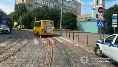 У центрі Львова автобус травмував пішохідку, поліція розслідує ДТП