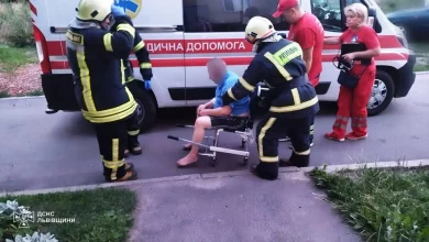 У Новому Роздолі рятувальники допомогли медикам транспортувати хворого