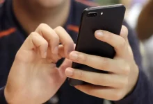 Служба Kids Help Phone фіксує різкий ріст нічних звернень молоді