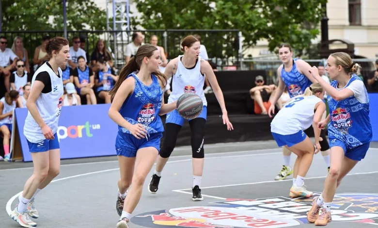 У центрі Львова проходить Національний фінал Red Bull Half Court