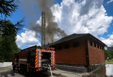 У селі Коростів на Стрийщині загорівся дах одноповерхової будівлі
