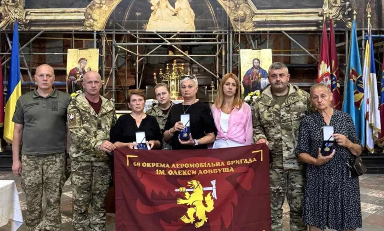 Родинам двох полеглих воїнів з Дрогобицької громади вручили відзнаки Головнокомандувача ЗСУ
