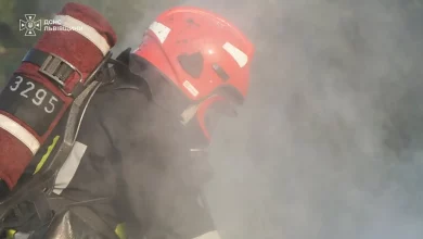 У Трускавці рятувальники вивели двох людей із задимленої квартири