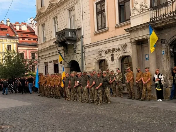У Зубрі попрощалися із захисником Михайлом Стечишиним