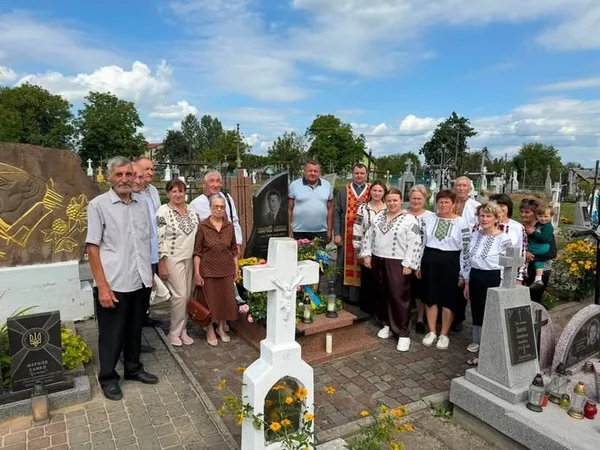 У Бунові відбулося молитовне віче на могилі Юрія Липи