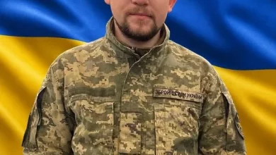 У Комарнівській громаді попрощаються із захисником Віталієм Терлецьким