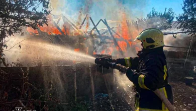 На Золочівщині рятувальники не допустили знищення трьох житлових будинків пожежею