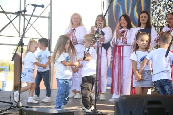 Львівщина: громади й волонтери зібрали мільйони гривень та техніку для ЗСУ