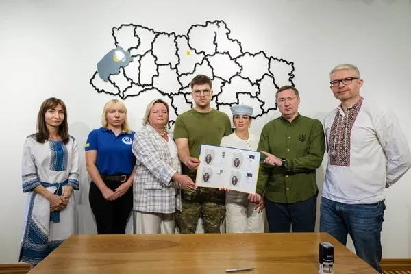 У Львівській ОВА погасили марки «Ми чекаємо!» на підтримку полонених і зниклих безвісти