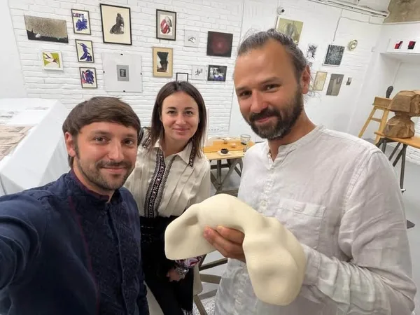 У Львові провели четвертий благодійний Art Charity Pop-Up на підтримку Сил оборони