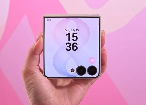 Samsung UK поділилася порадами, як повністю розкрити можливості Galaxy Z Flip8