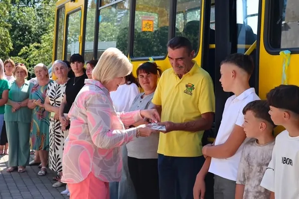 Раденицька гімназія отримає новий шкільний автобус завдяки співфінансуванню