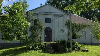 Суд зобов’язав Жовківську міськраду оформити комунальну власність на Палац 1708 року в Новій Скваряві