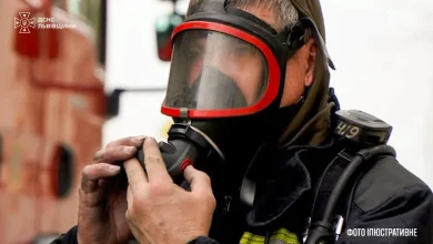 У Львові під час пожежі в багатоповерхівці врятували трьох людей