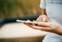 Як зрозуміти, що ваш телефон відстежують, і як захистити дані