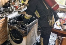 У Львові рятувальники вивели людей із задимленого під’їзду під час пожежі в квартирі