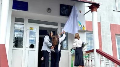 У Свидницькій гімназії відкрили меморіальну дошку Володимиру Коцуну