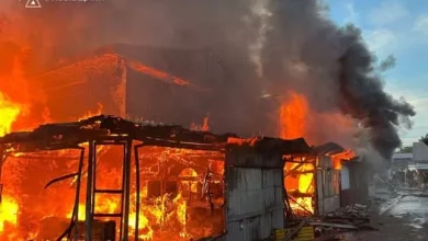 У Бродах загасили пожежу в металевому ангарі