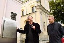У Львові відкрили меморіальну таблицю творцям понять «геноцид» і «злочини проти людяності»