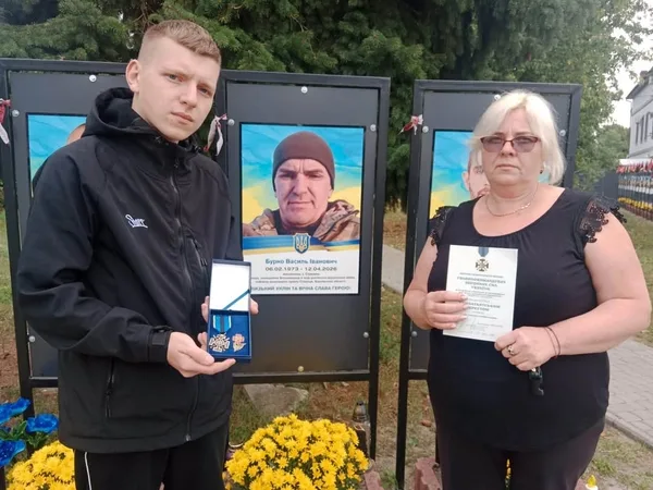 Василя Бурка з Великомостівської громади посмертно відзначили «Комбатантським хрестом»