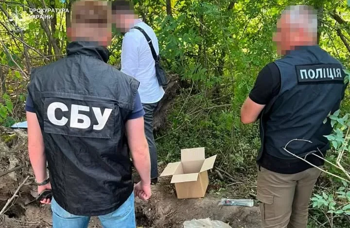 На Львівщині 58-річному чоловіку повідомили нову підозру за збут зброї та кокаїну