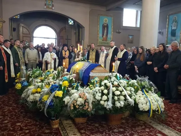 У Стрию попрощалися із захисником Василем Сенівим