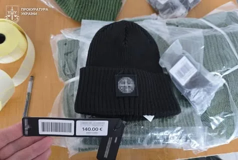 На Львівщині викрили групу, що збувала контрафакт відомих брендів на 98 млн грн