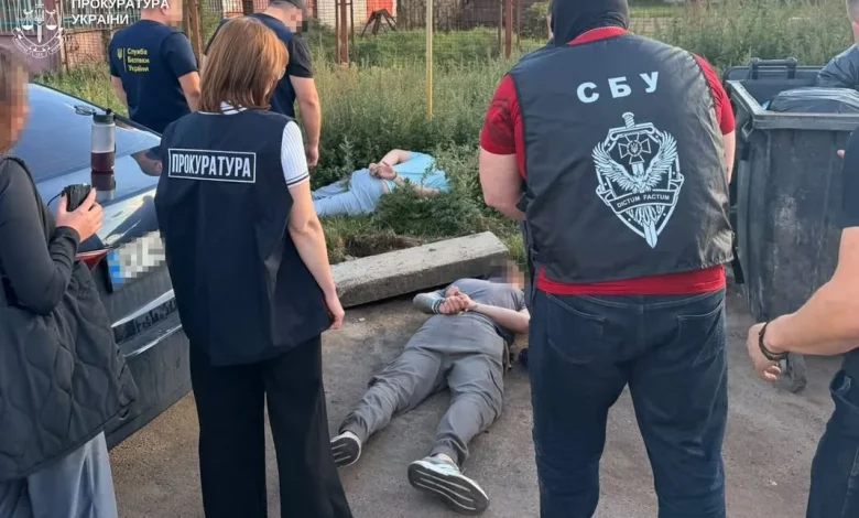 Двом львів’янам повідомили про підозру за організацію незаконного виїзду за 14–25 тис.