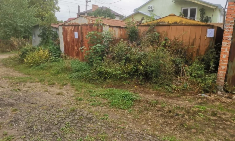 У Дрогобичі демонтують неправомірно встановлені гаражі