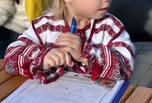 На Вічевій площі написали листи підтримки для родин Героїв